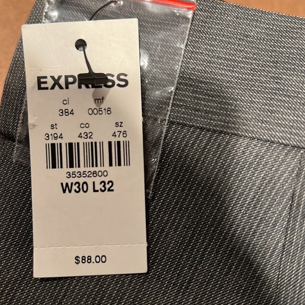 Men’s Express Slacks - Picture 2 of 3